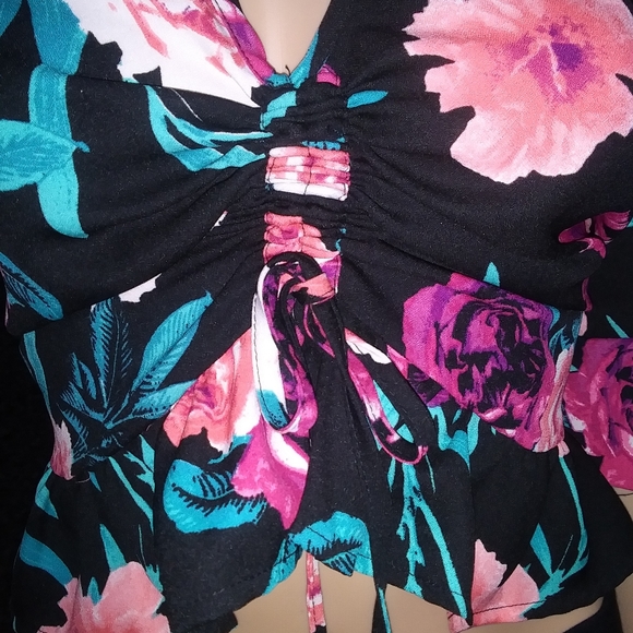 NWT "Derek Hart" black floral 3/4 sleeve blouse - Picture 3 of 9